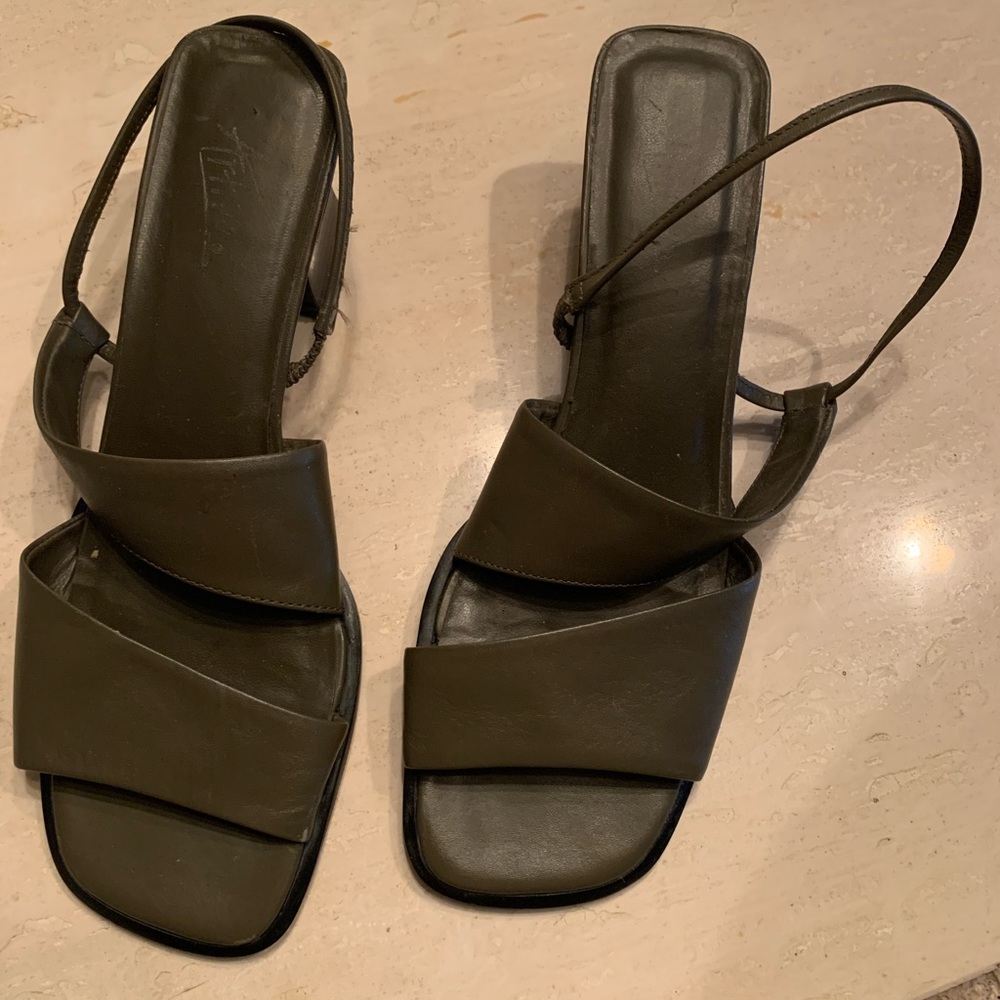 Olive leather strap shoes ✨beautiful✨ - Picture 5 of 5